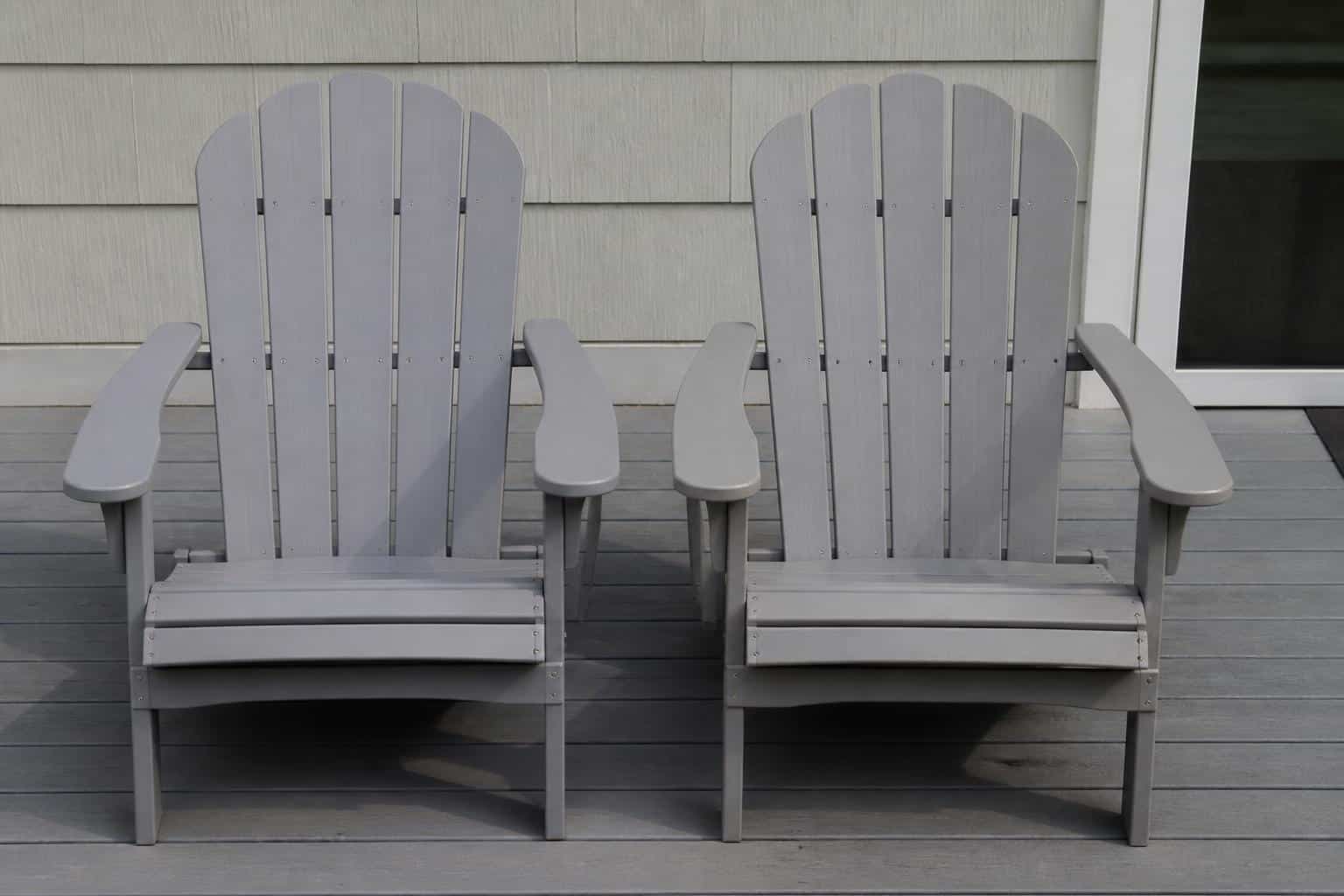 Patio chairs compared in sun and shade